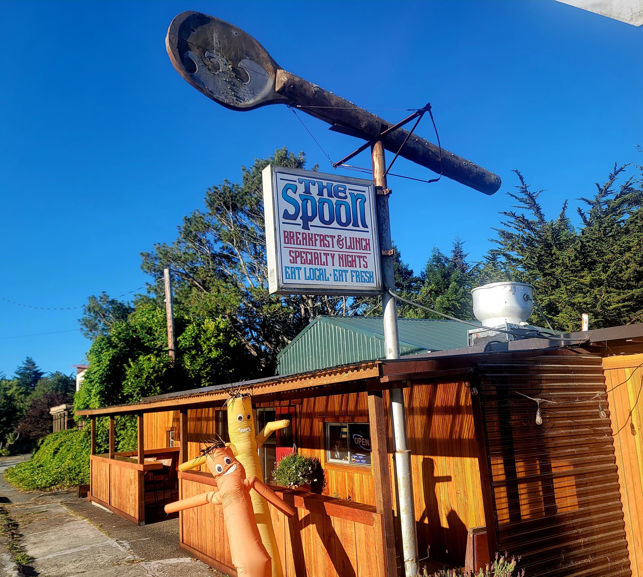 The Spoon — a wooden roadside diner with a giant carved spoon mounted on top, on Highway 101 in Langlois, Oregon.